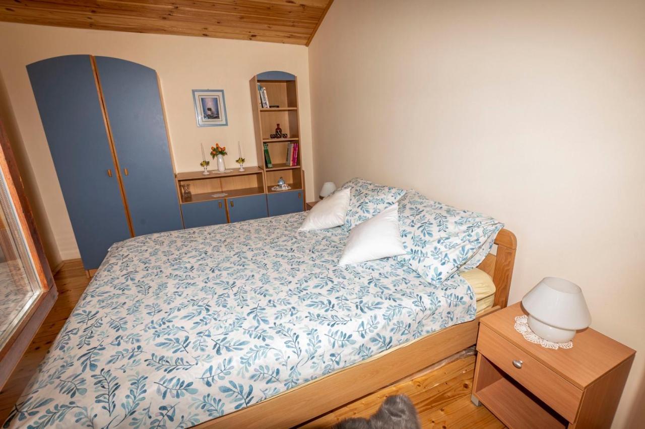 Holiday Home Mare Near River カルロヴァッツ エクステリア 写真